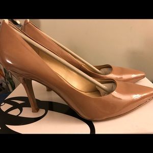Nine West NWFLAX Light Brown Patent Pumps 5.5M